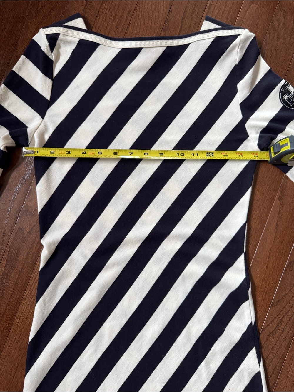 🤍💙Tory Burch Navy & White Diagonal Stripe Tee size M - Picture 12 of 14